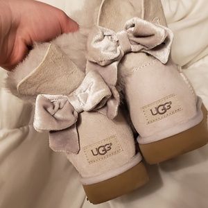Mini Bailey Bow II Velvet Bow Uggs